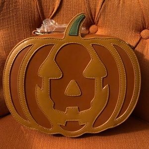 Brand new backstitch bruja pumpkin purse “falloween” purse